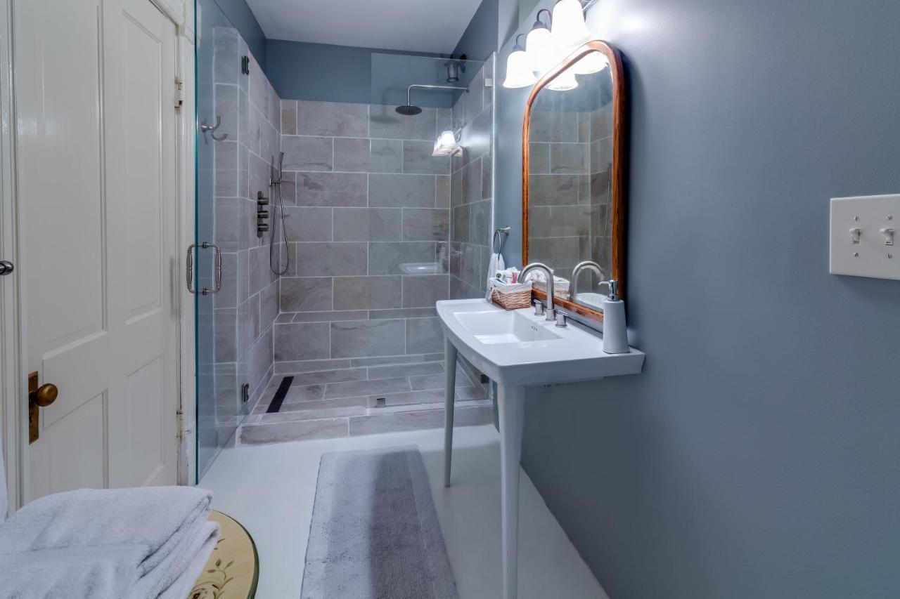 서배너 Amethyst Garden B&B 외부 사진
